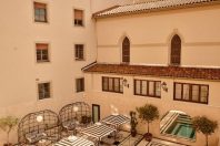 remodelación de espacio para piscina y aparcamiento hotel pamplona catedral